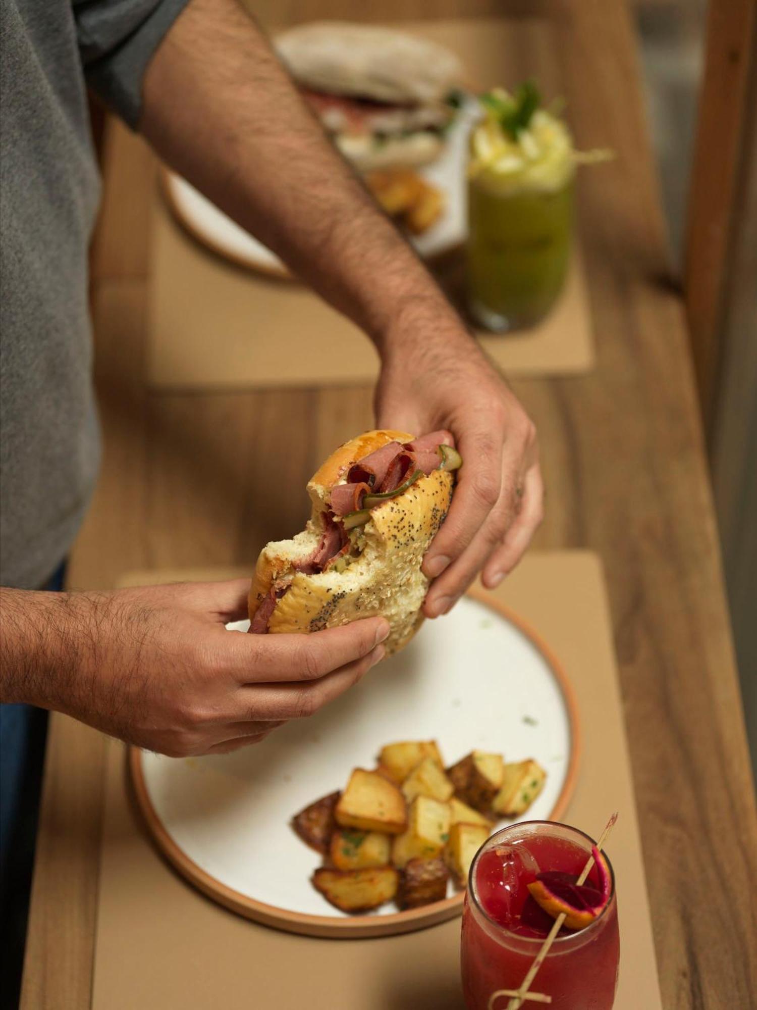 Aq Tailored Suites Buenos Aires Exterior photo A ham and cheese sandwich